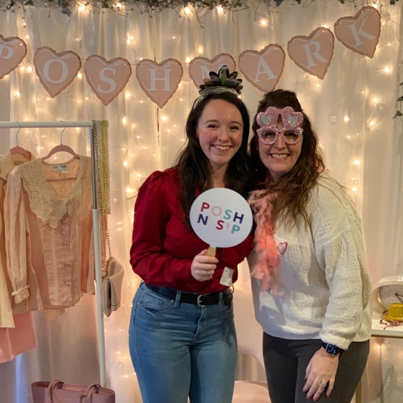 Meet your Posher, Allie - Picture 3 of 4